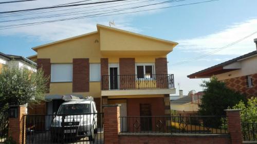 CASA TOTALMENTE REFORMADA