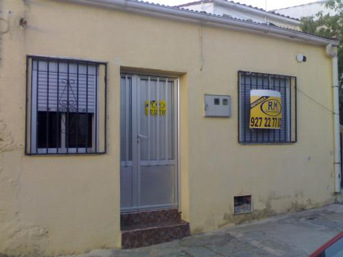 SE VENDE CASA EN CACERES