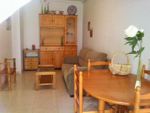 alquiler apartamento playa del cura Torrevieja
