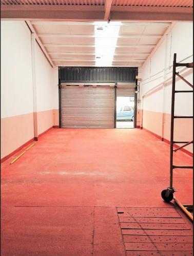 ALQUILER LOCAL 125 M2 CALLE ZOA TORREVIEJA