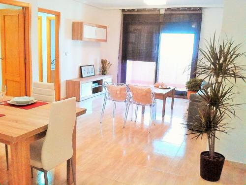 Apartamento con garaje piscina centro Torrevieja