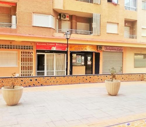 SE VENDE LOCAL 27 M2 TORRESAL TORREVIEJA