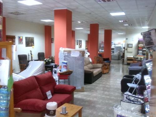 ALQUILER LOCAL 200 M2 CENTRO TORREVIEJA