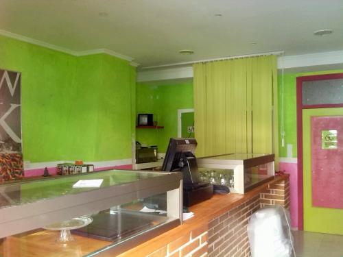 SE ALQUILA Y TRASPASA CAFETERIA CON CASA TORREVIEJA