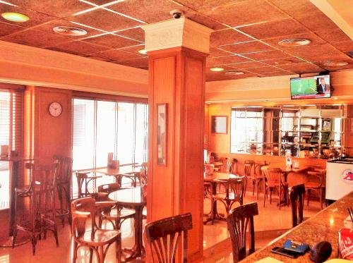 ALQUILER MAGNIFICA CAFETERÍA, TORREVIEJA