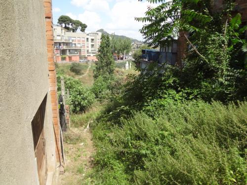 Venta de terreno en Torre Baro de Barcelona