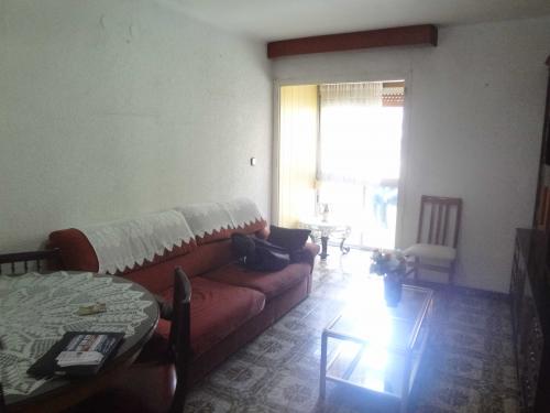 Piso exterior muy soleado y mucha claridad en Ciutat Meridiana