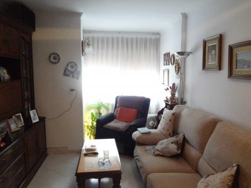 Ubicado en Ciudad Meridiana en Nou Barris entre Trinitat Nova y Montcada i Reixac