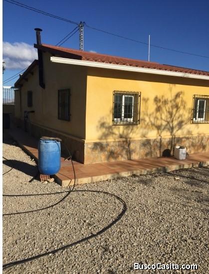 Venta terreno de 12.000€ con casa luz y pantano