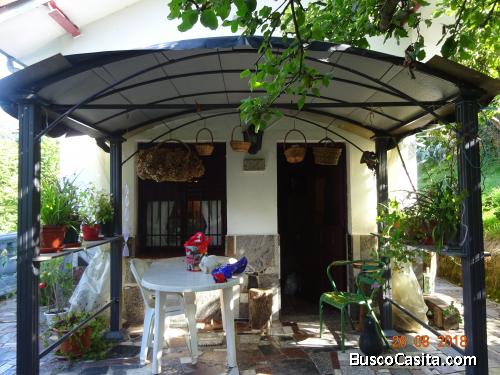 Se vende finca con casita en la montaña asturiana.