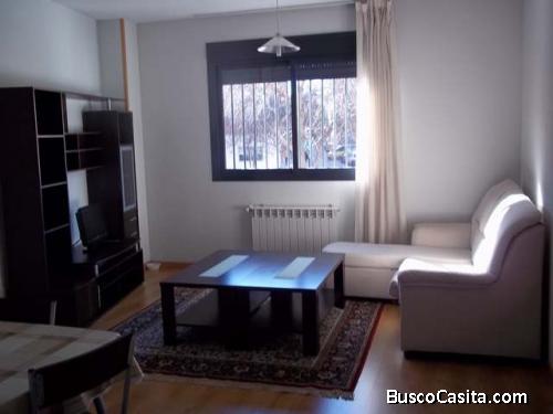 Se alquila piso de 2 dormitorios y 2 baños con ascensor en Madrid