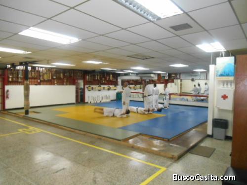 LOCAL EN VENTA CHACAO 