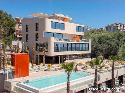 Apartamento de Lujo en Venta en Fuengirola, Málaga: Diseño, Spa y Vistas al Mar AGP-01049